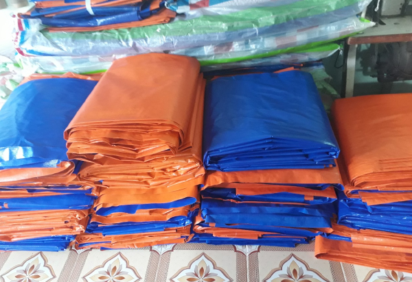 Chất liệu làm bạt che nắng mưa