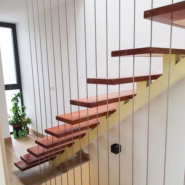 Lắp đặt cáp tăng đơ cầu thang tại căn hộ chung cư 